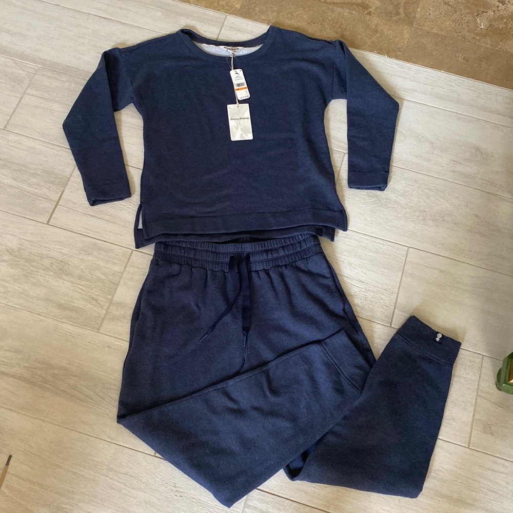 Tommy Bahamas Sweatshirt and Sweatpants